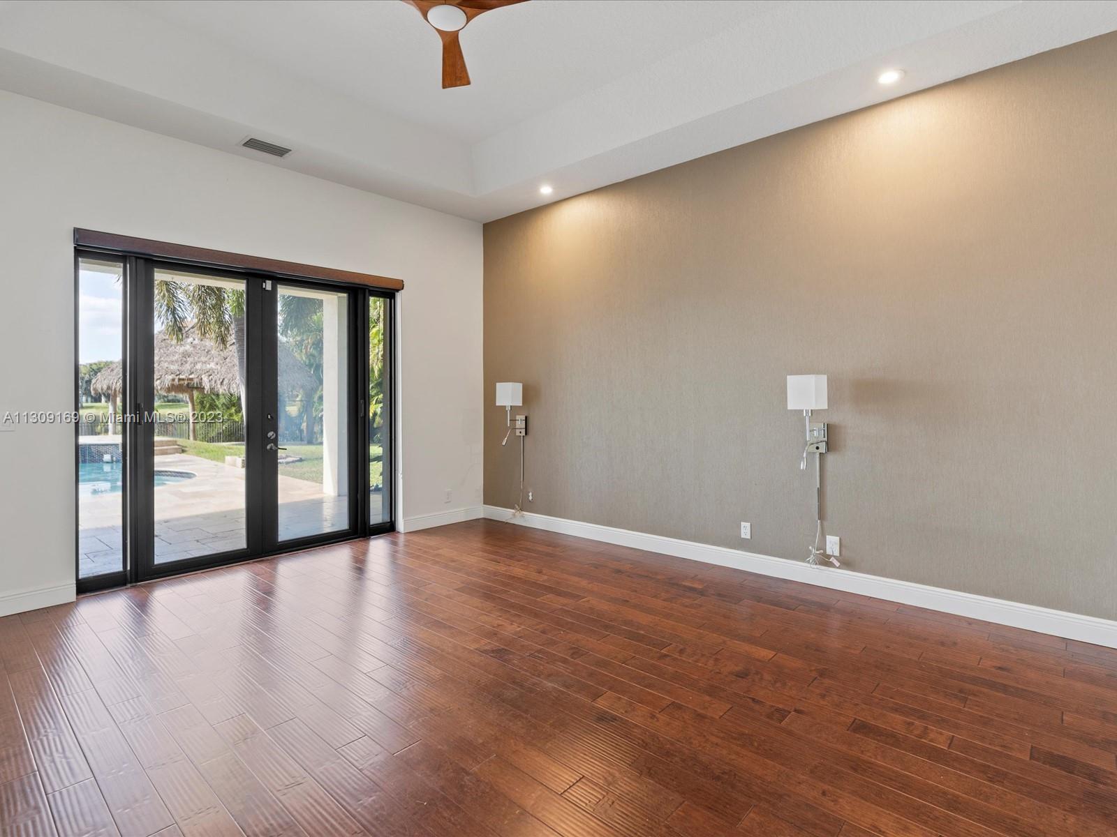 CARLTON ESTATES-2 - Residential