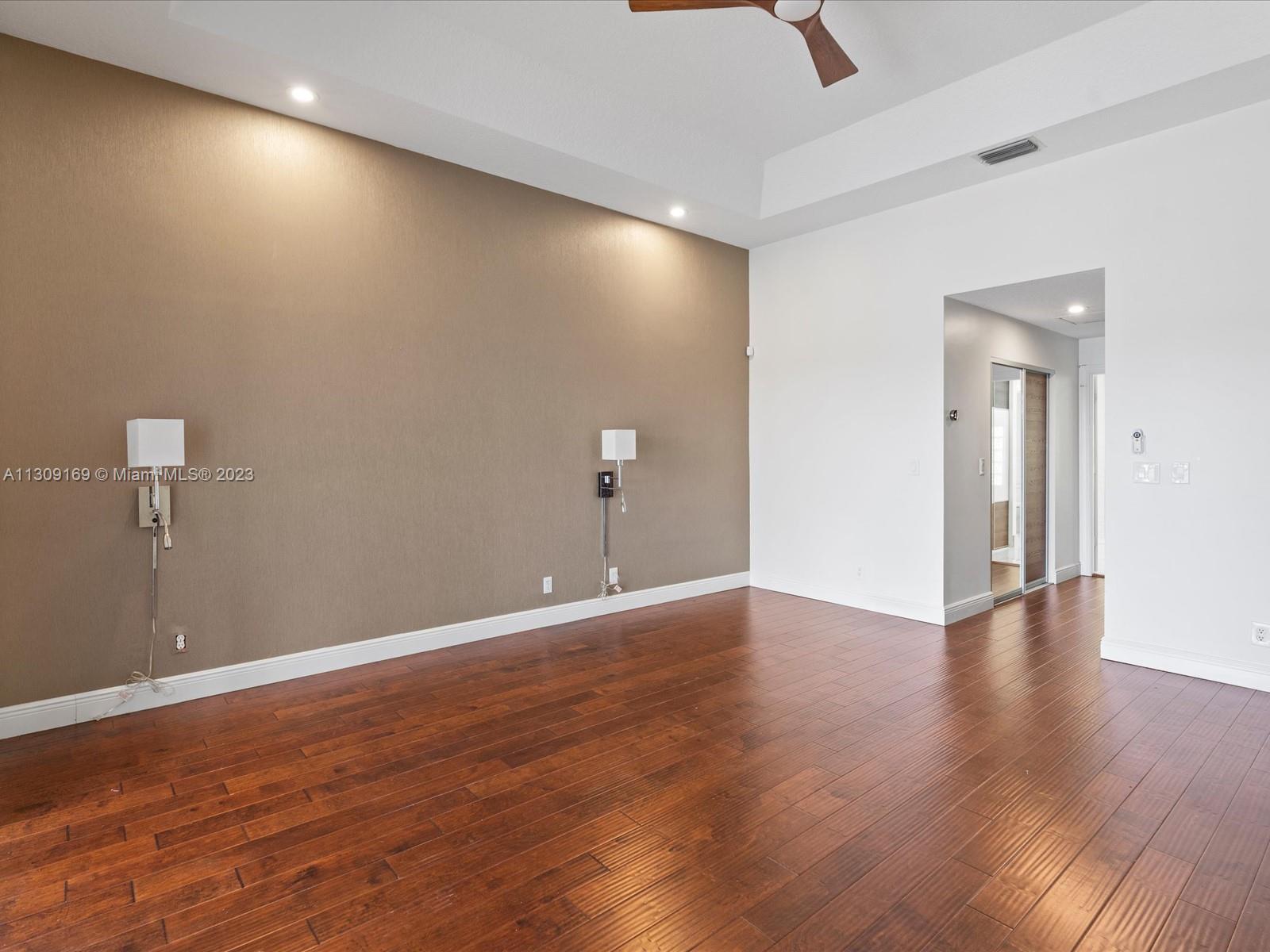 CARLTON ESTATES-2 - Residential