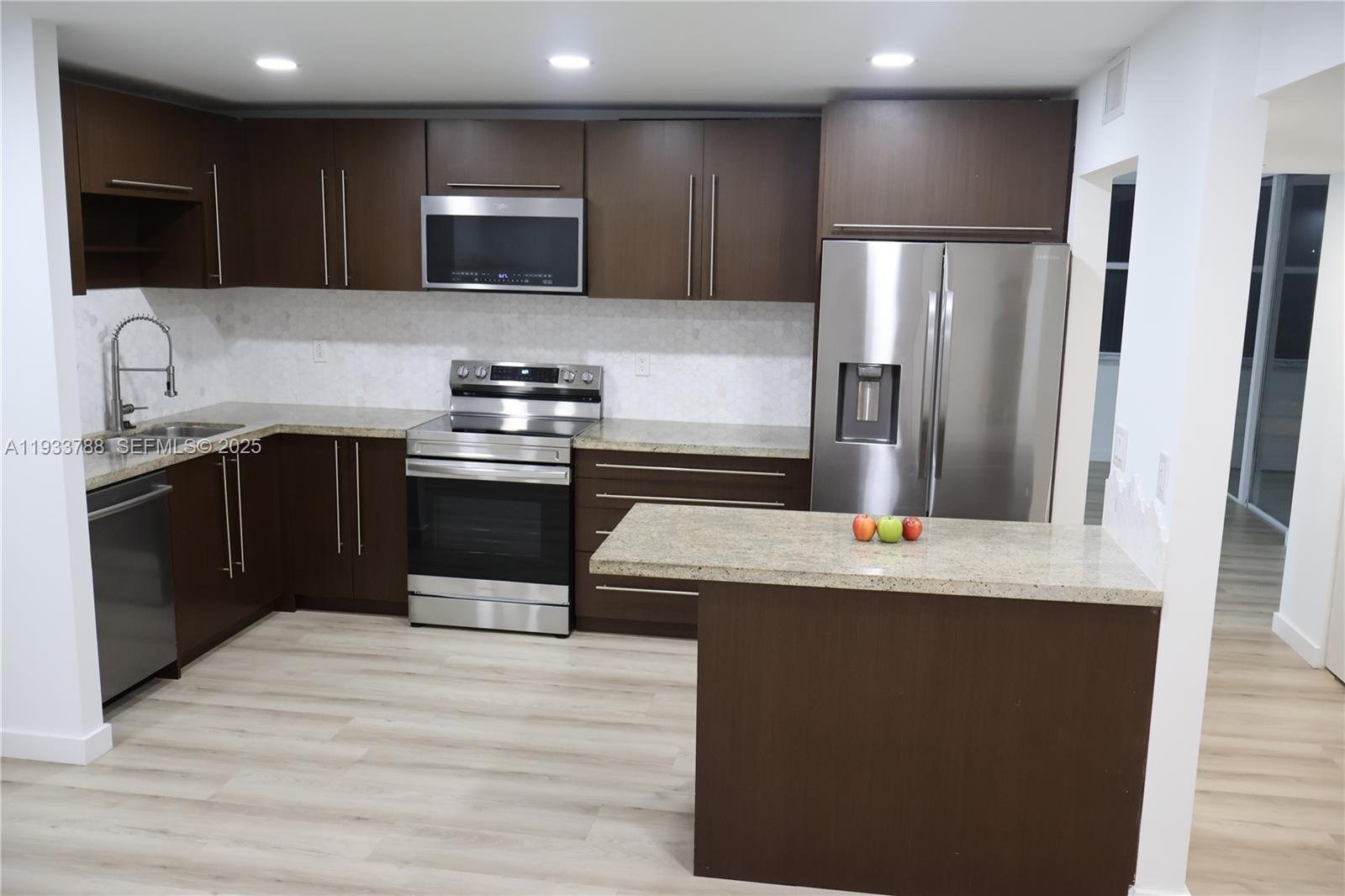 20441 NE 30th Ave 214-9