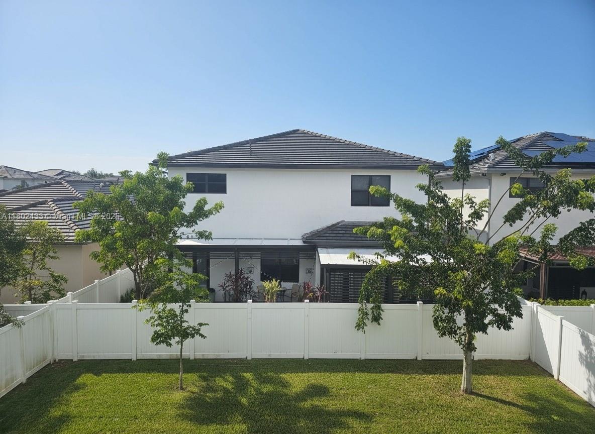 TUSCAN ISLES - Residential