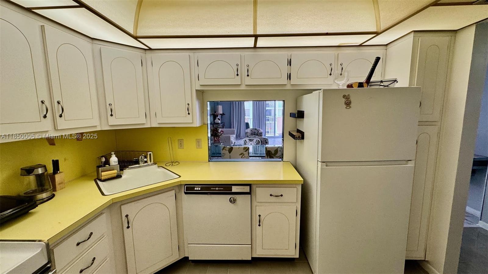 PRINCE GEORGE ARMS CONDO - Residential Lease