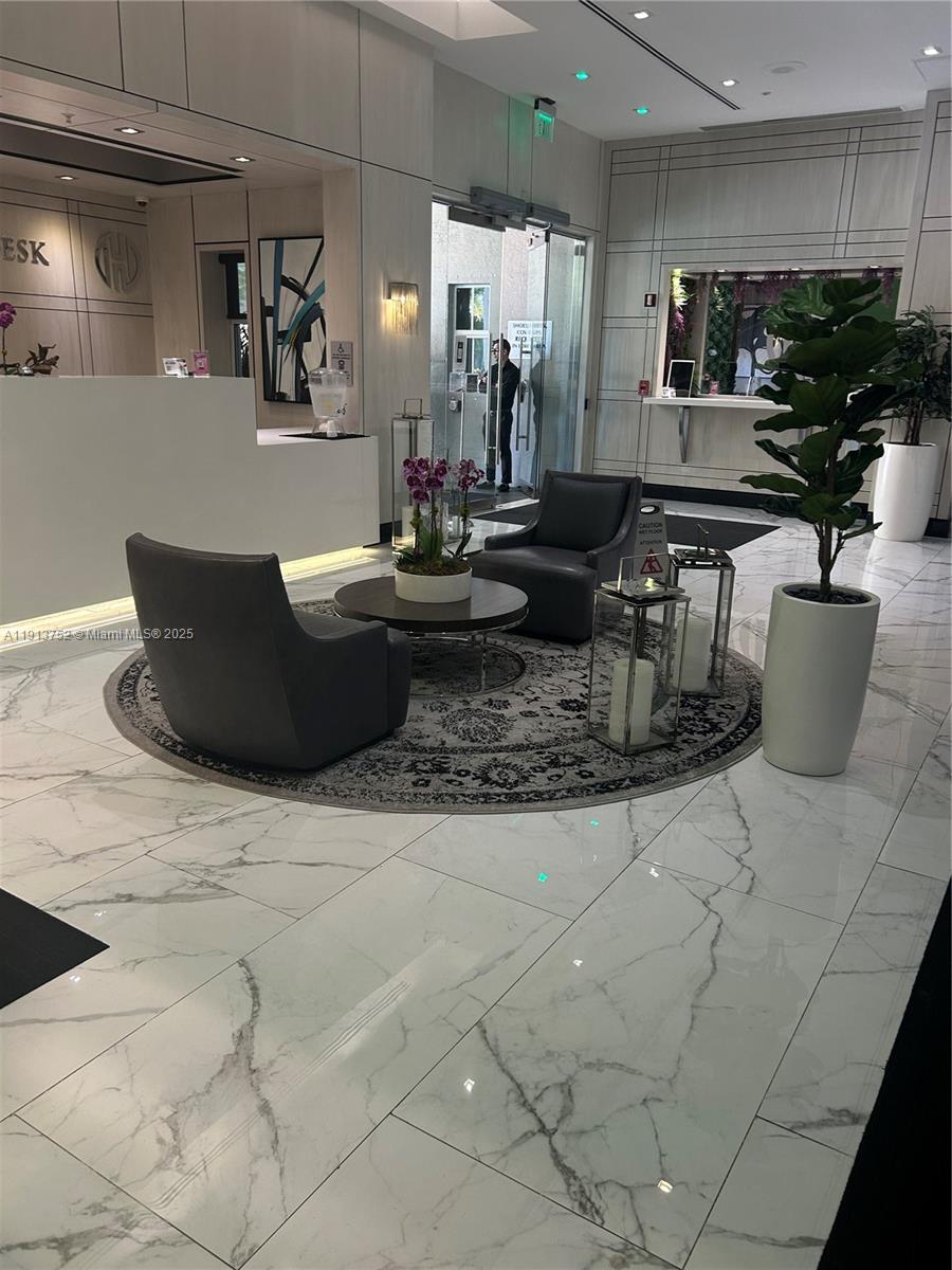 FORTUNE HOUSE CONDO - Residential