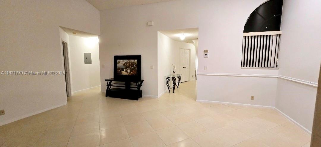 Reduced to Sell!!!!
Beautiful 3 bedrooms 2 bathrooms in Fairways at Boca Golf & Tennis condo, screened patio, private one car garage with room in driveway for a second car.
Just steps from community pool and hot tub.
Golf Course is available within walking distance.
Close to Town center and the Beach!
YOU CAN ENJOY A COUNTRY CLUB LIFESTYLE WITHOUT THE EXTRA EXPENSE.
YOU WON'T WANT TO MISS THIS ONE!