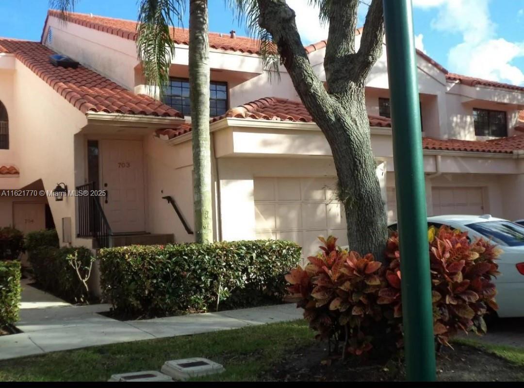 FAIRWAYS AT BOCA GOLF & T - Residential