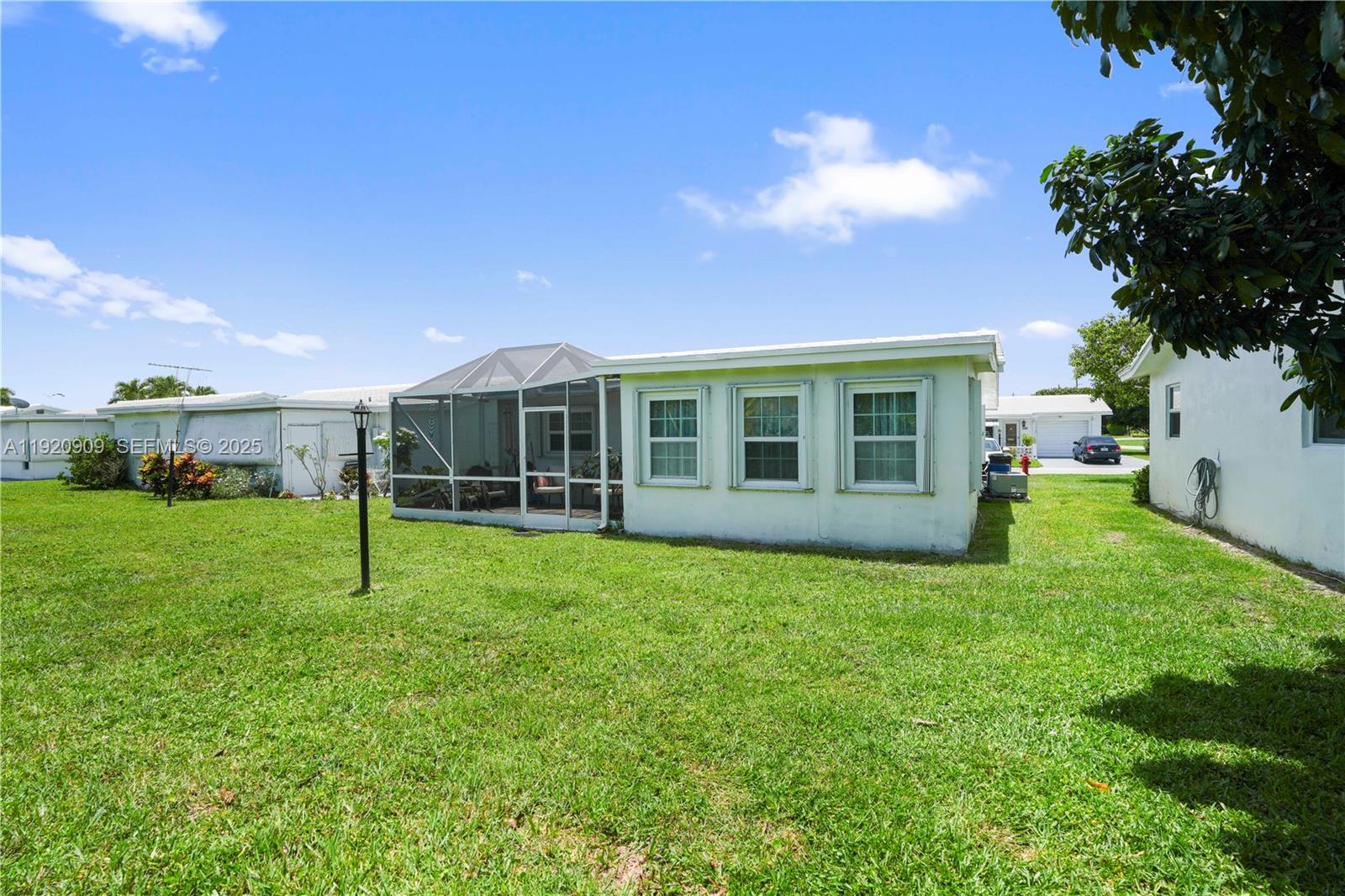 PALM BEACH LEISUREVILLE R - Residential