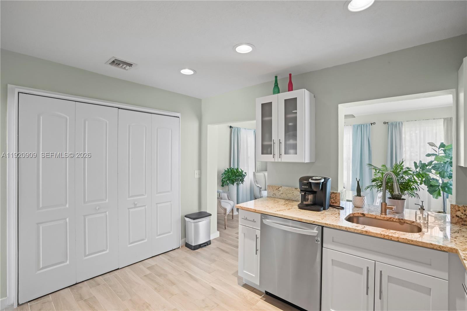 PALM BEACH LEISUREVILLE R - Residential