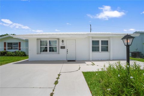 142 NW 10th Ct Boynton Beach FL 33426