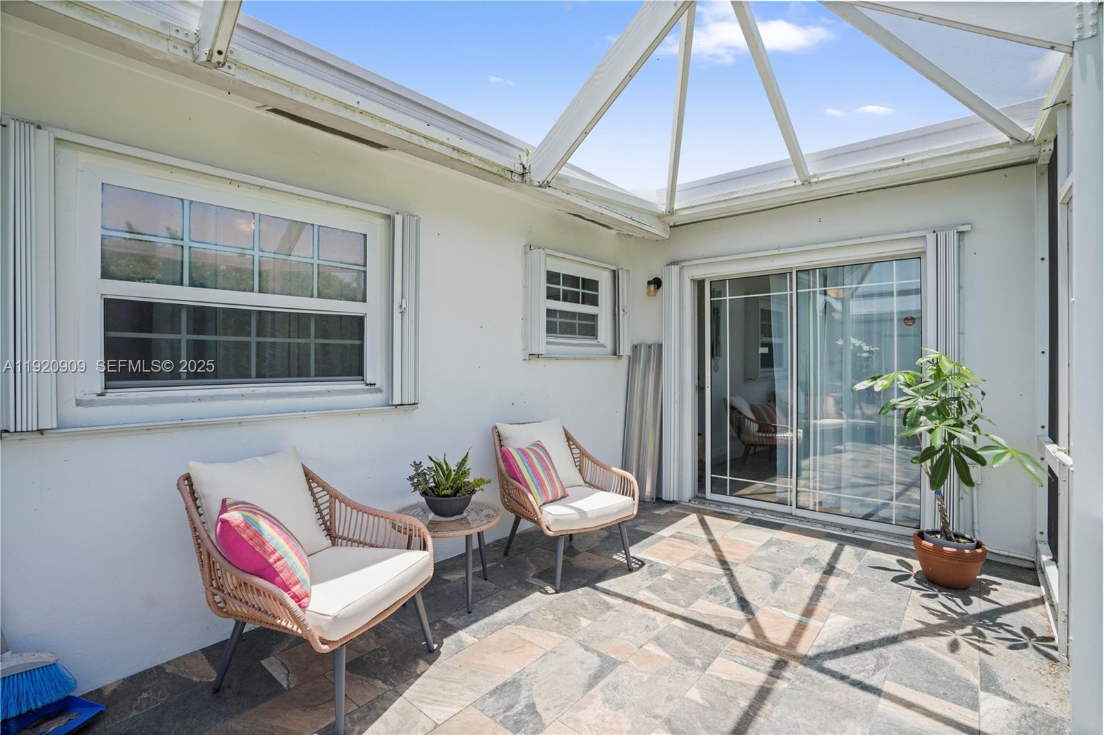 PALM BEACH LEISUREVILLE R - Residential