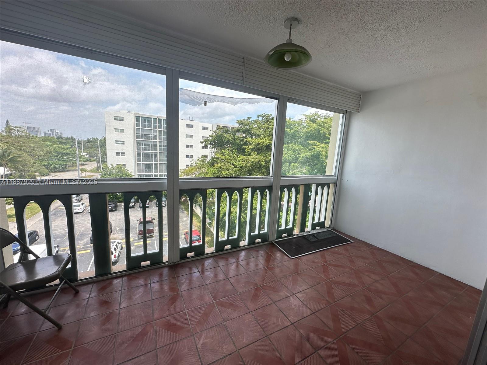 MEADOWBROOK CONDO APTS BL - Residential Lease