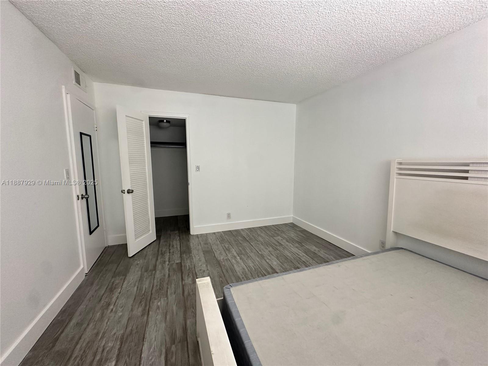 MEADOWBROOK CONDO APTS BL - Residential Lease