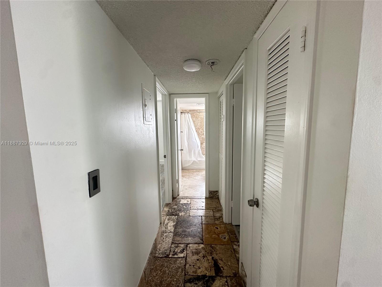 MEADOWBROOK CONDO APTS BL - Residential Lease