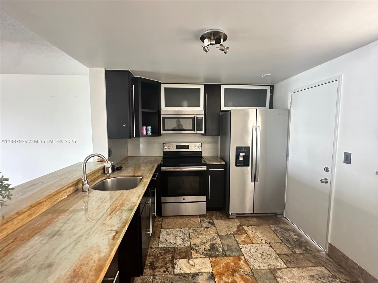 MEADOWBROOK CONDO APTS BL - Residential Lease