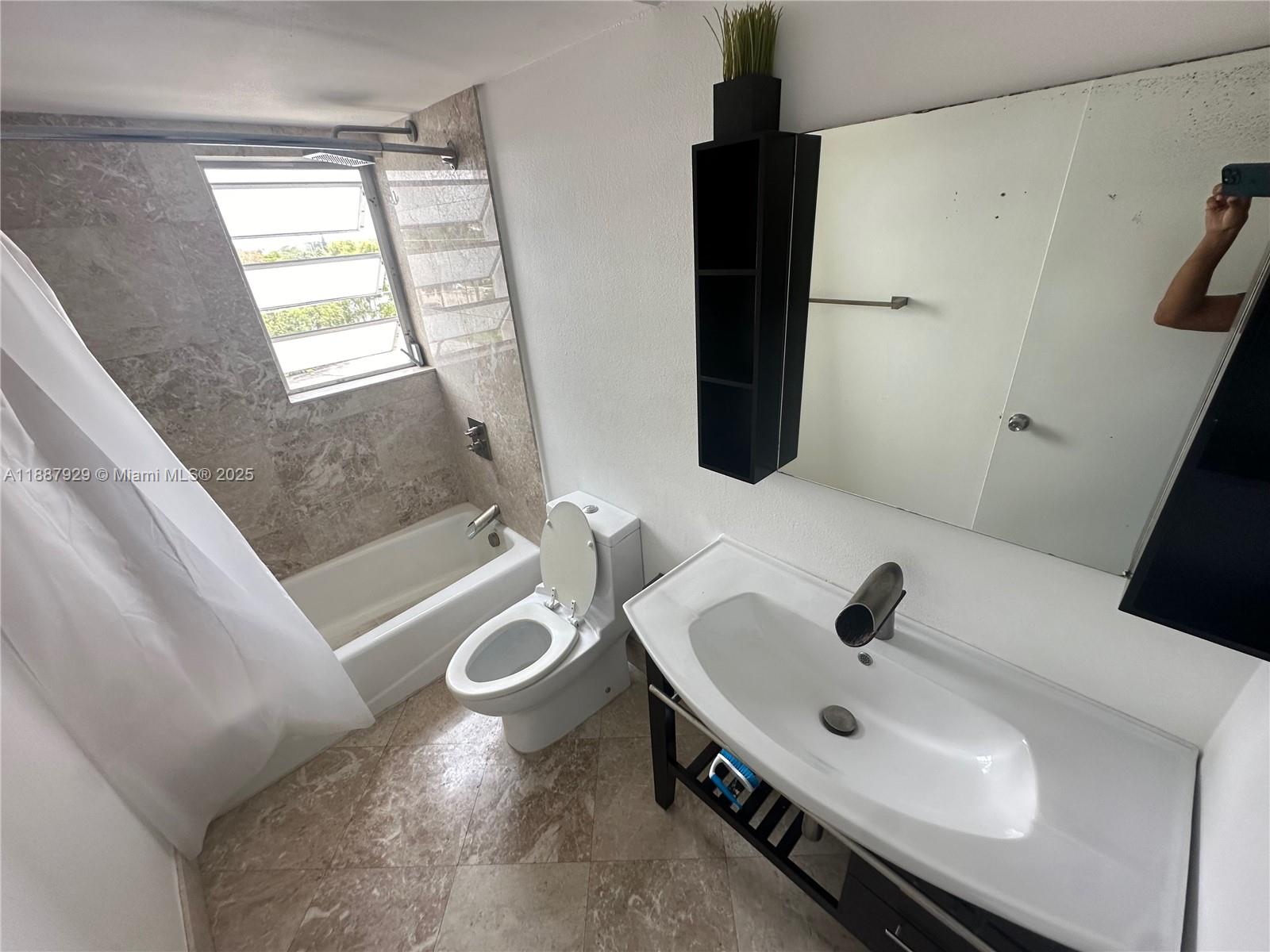 MEADOWBROOK CONDO APTS BL - Residential Lease