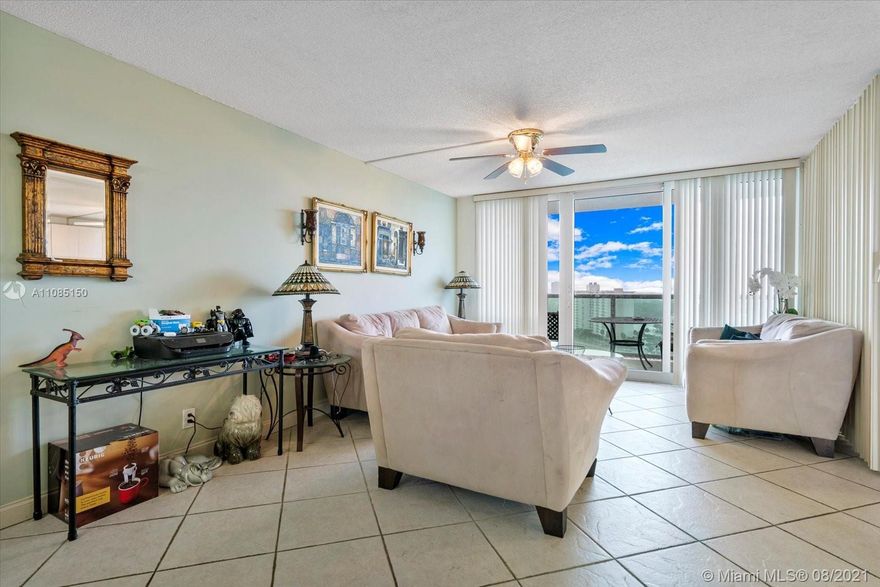 Completely furnished apt in a great building which was recently remodeled lots of amenities including a pool, sauna, tennis courts, basketball courts & gym. the building is also conveniently located across the street from the ocean. 

tenants are in place we require 24 hours in advance to show please text
