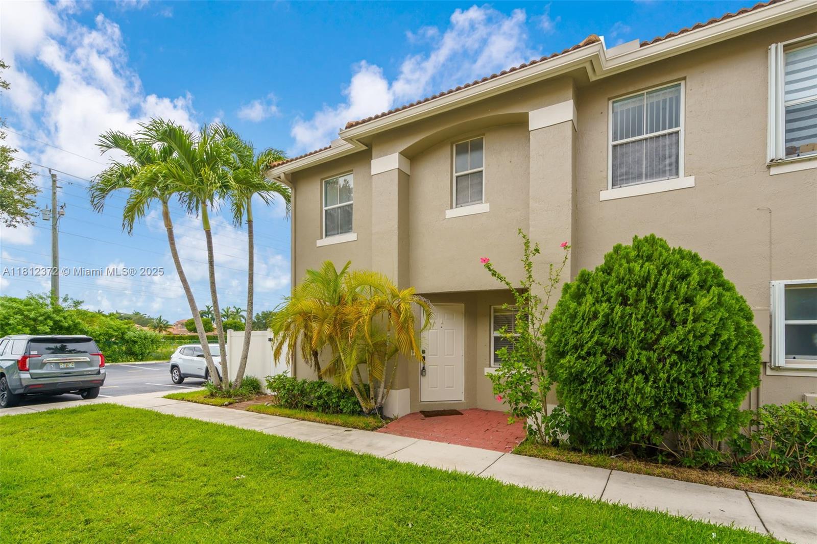 This MASSIVE 3 Bedroom corner suite is priced to sell! Luxury meets living in your beautifully upgraded 3-bedroom, 2.5-bath townhome located in the highly desired Vizcaya community. Fully remodeled kitchen and bathrooms featuring stunning granite countertops, stylish vanities, custom cabinets. First floor open layout includes a Guest bathroom + den with private door for hosting family stays. Enjoy summer BBQ in your private well kept patio perfect for entertaining guests. Your master-suite comes complete with a open superb bathroom and custom walk-in closet + second closet included for more clothes. The home is tucked away in one of the nicest communities in town. LOW HOA. MUST SEE.