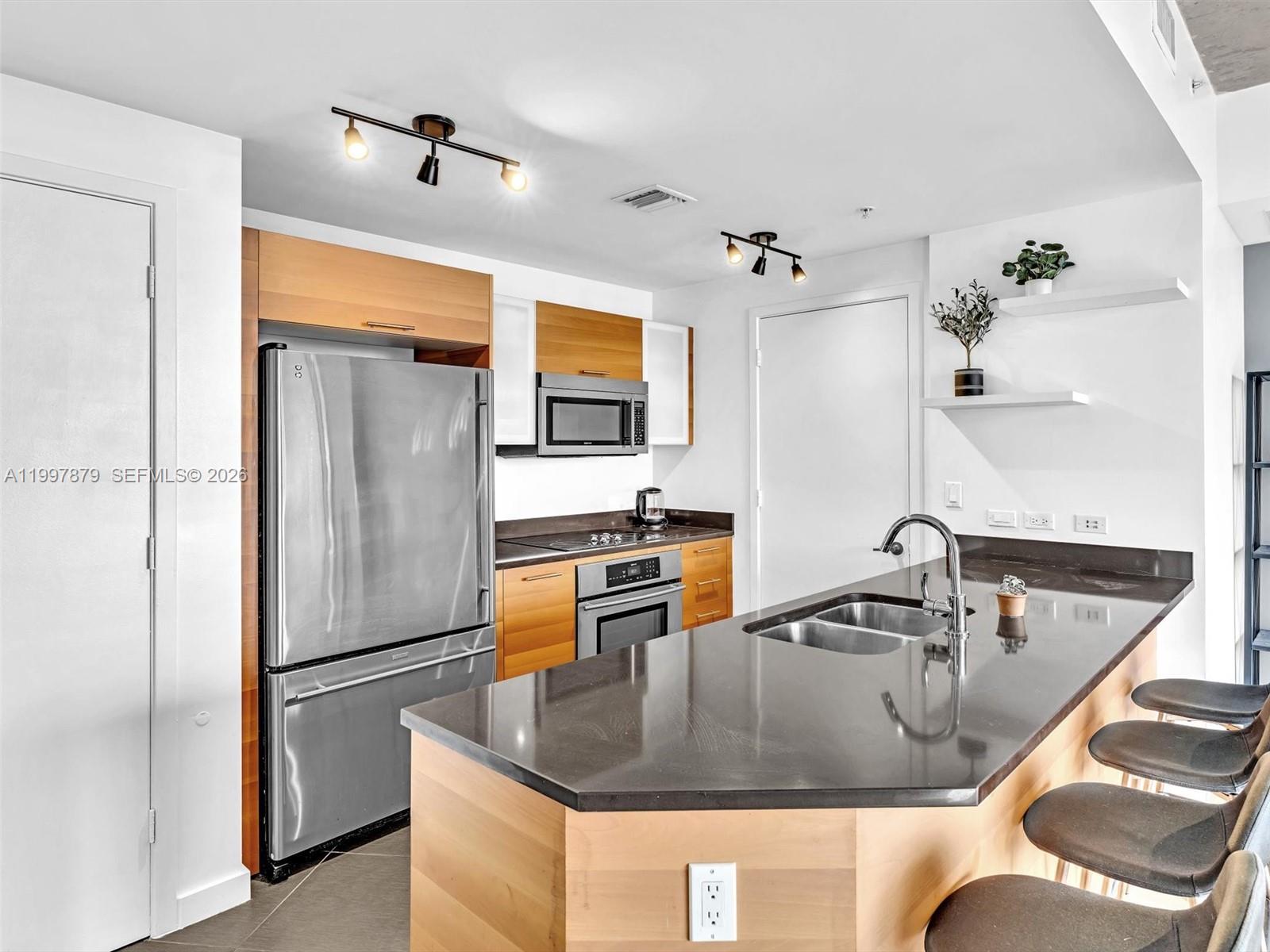 FOUR MIDTOWN MIAMI CONDO - Residential Lease