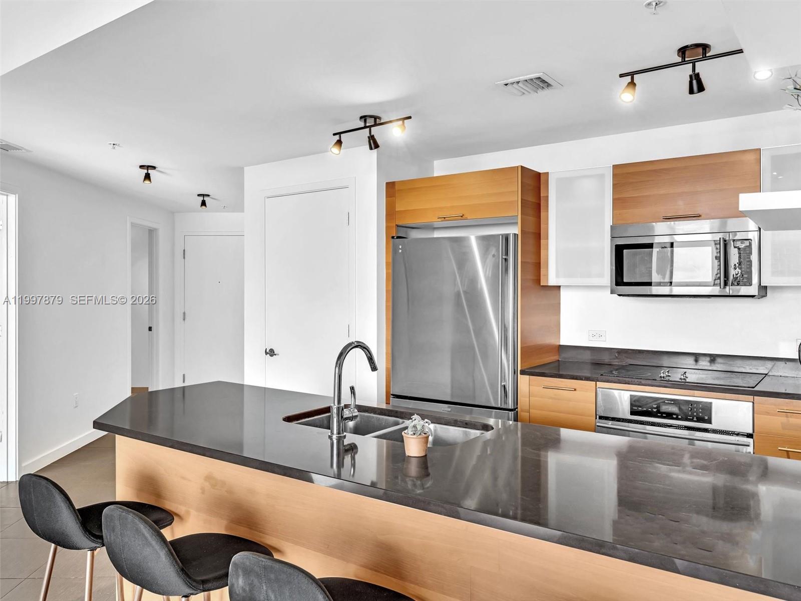 FOUR MIDTOWN MIAMI CONDO - Residential Lease