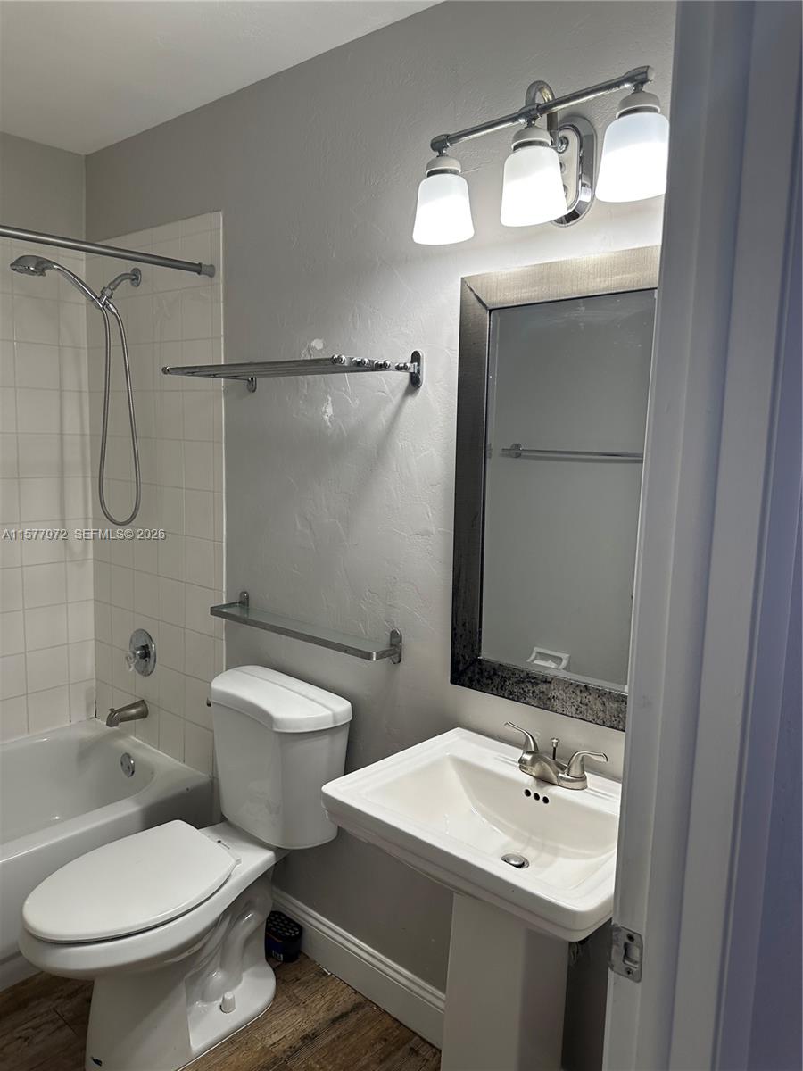 KEYS GATE CONDO NO EIGHT - Residential