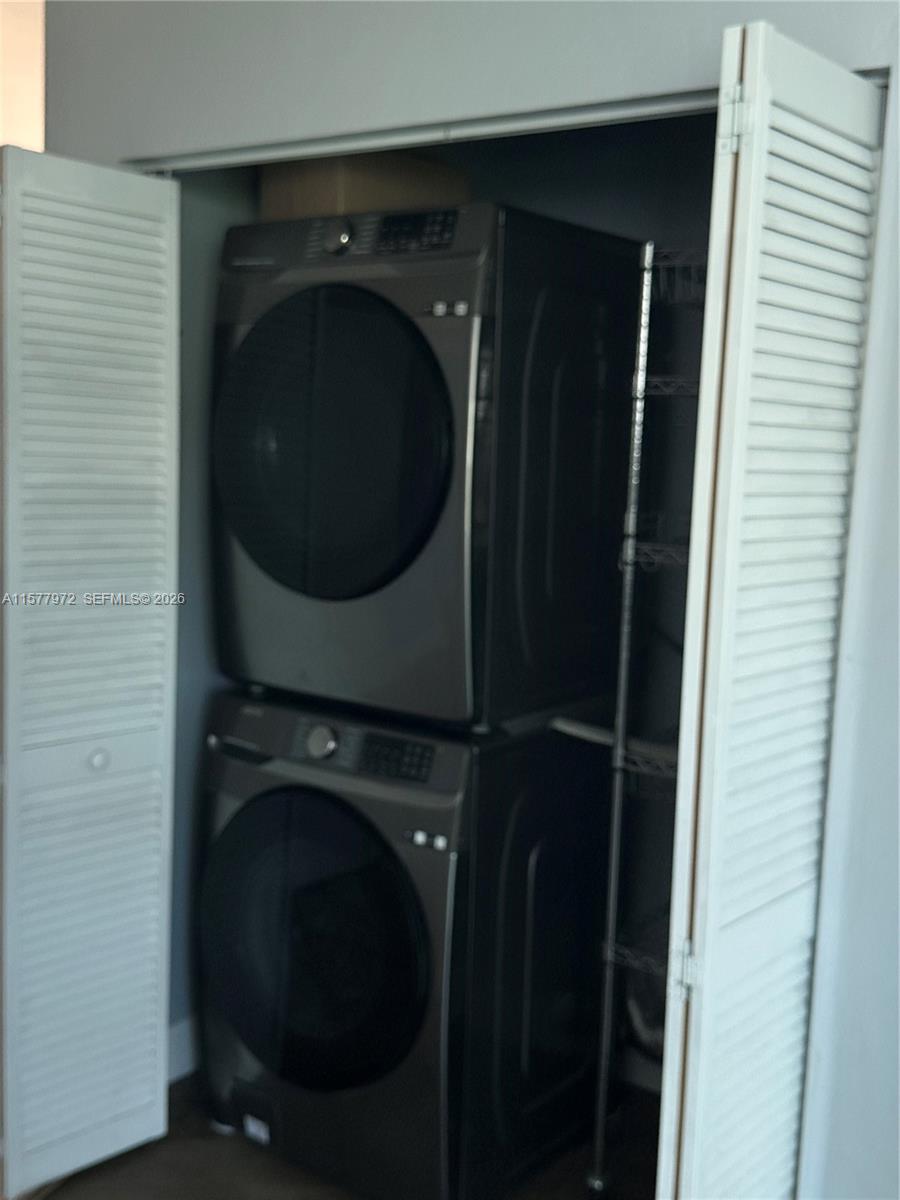 KEYS GATE CONDO NO EIGHT - Residential