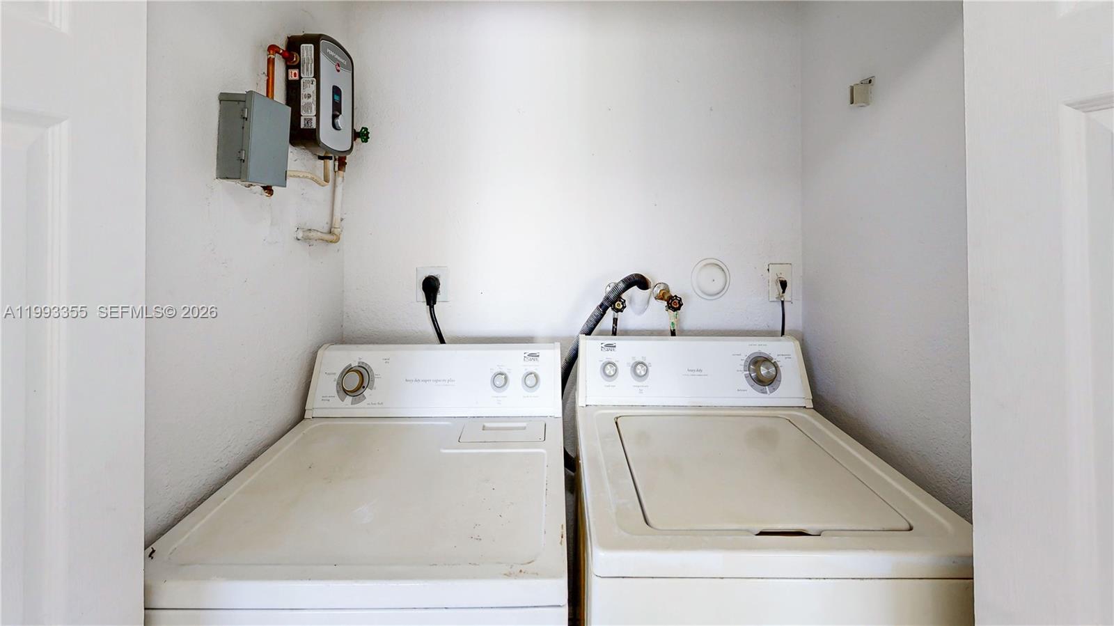 SUNNY LAND PARK - Residential