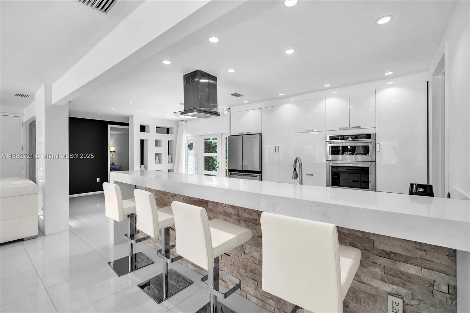 COCONUT GROVE MANOR - Residential Lease