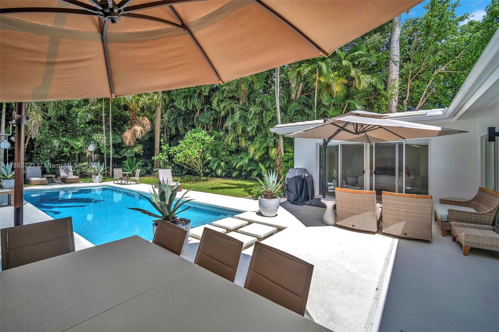 COCONUT GROVE MANOR - Residential Lease