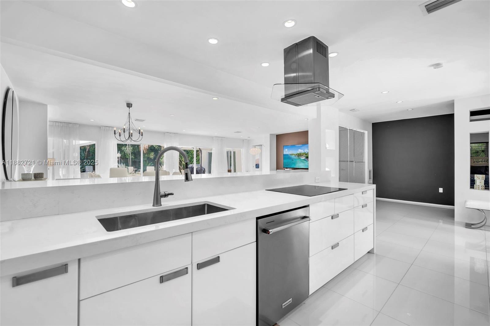 COCONUT GROVE MANOR - Residential Lease