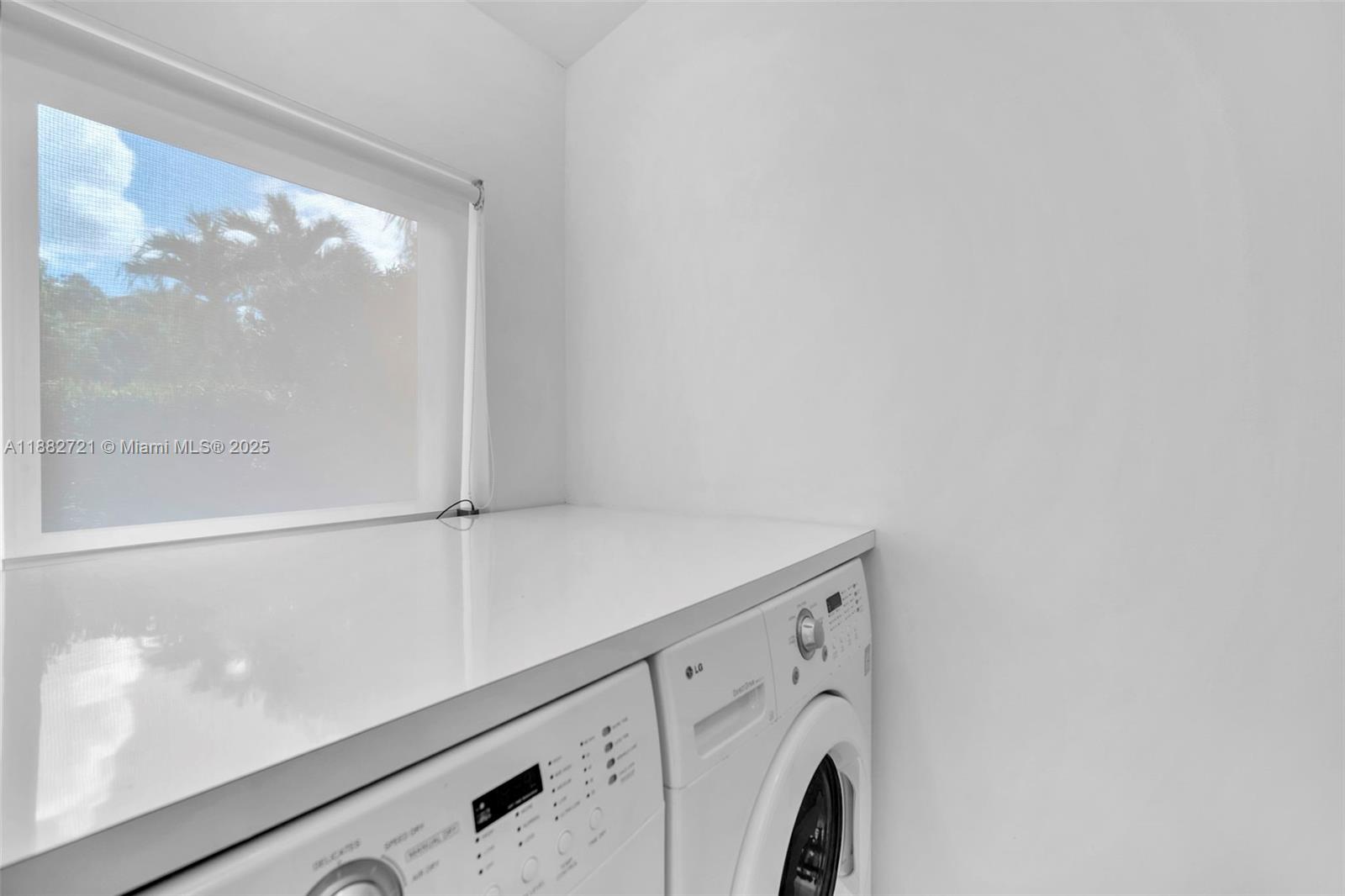 COCONUT GROVE MANOR - Residential Lease