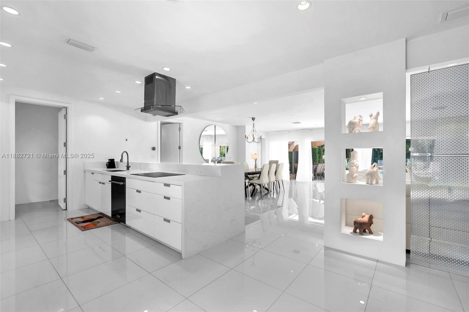 COCONUT GROVE MANOR - Residential Lease