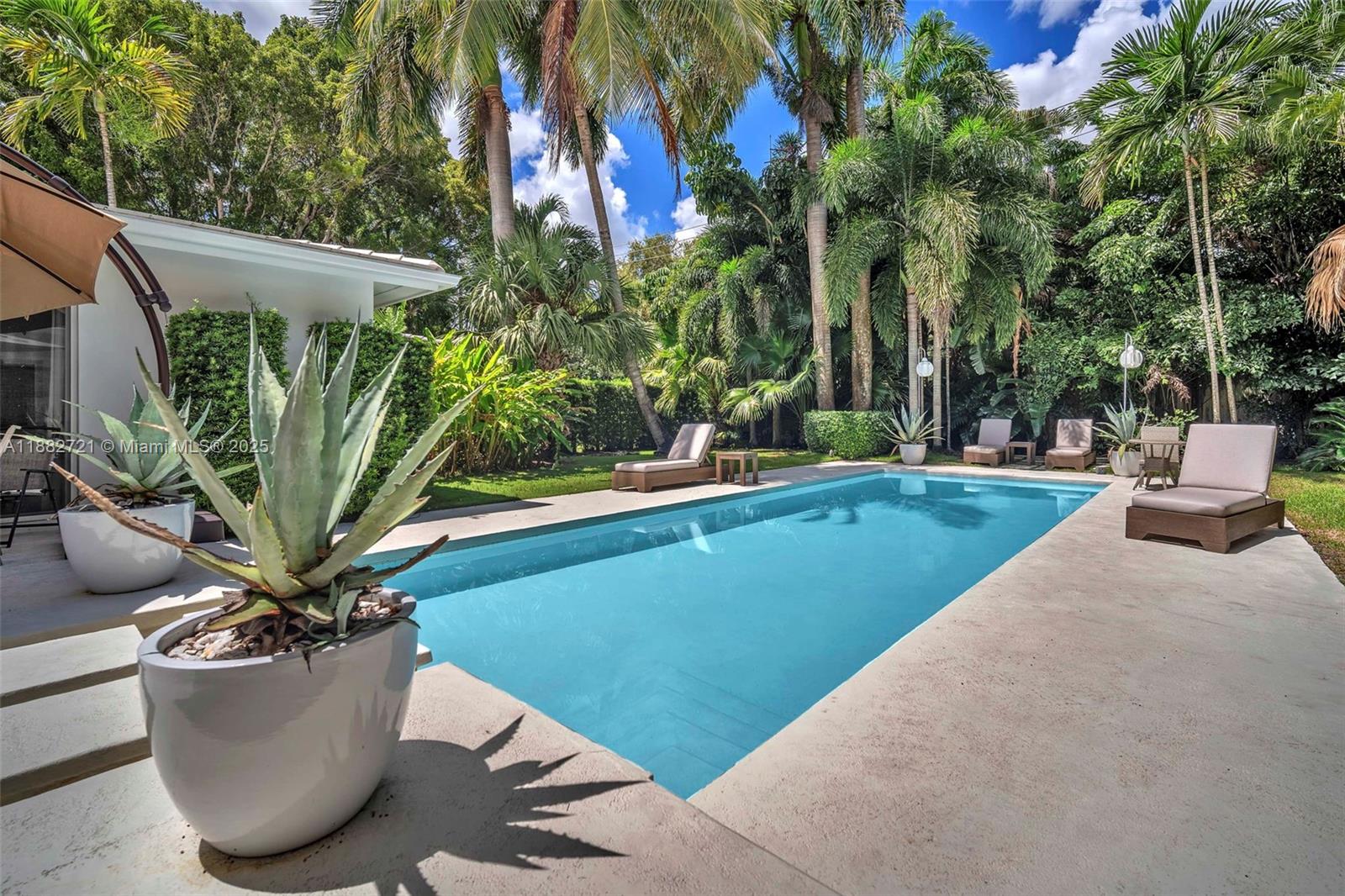 COCONUT GROVE MANOR - Residential Lease