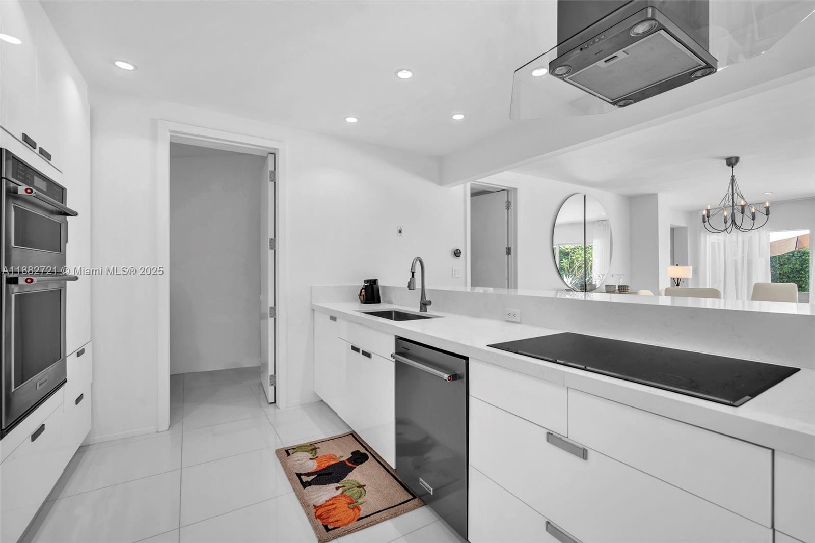 COCONUT GROVE MANOR - Residential Lease