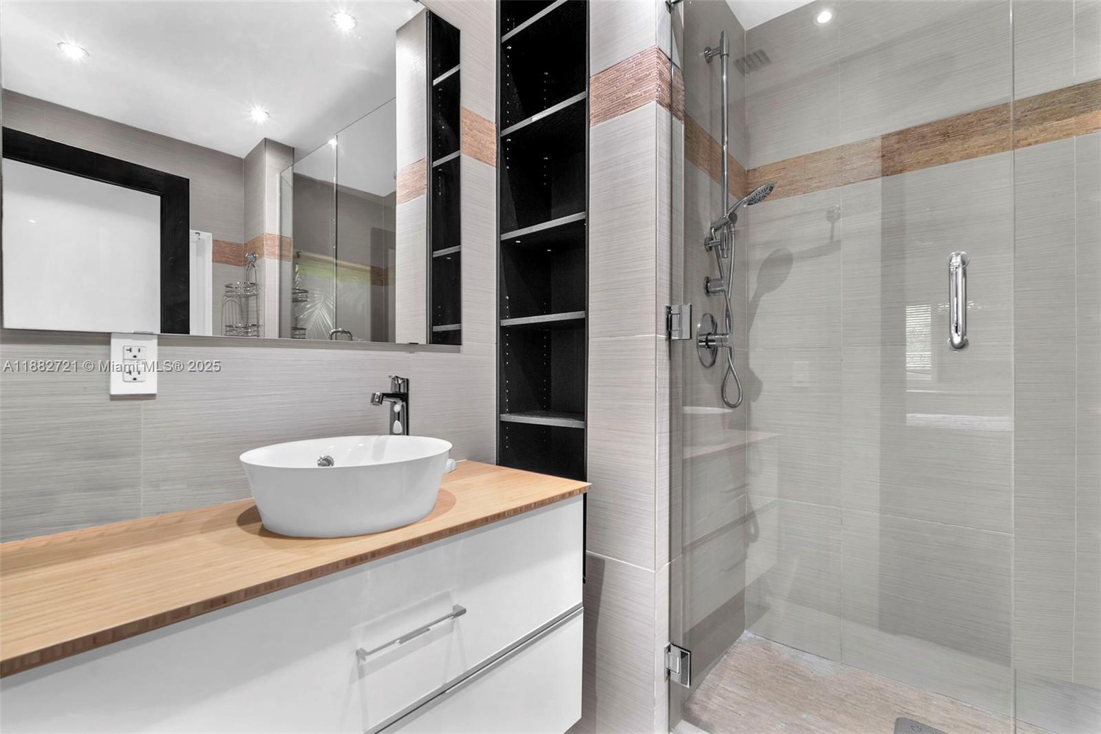 COCONUT GROVE MANOR - Residential Lease