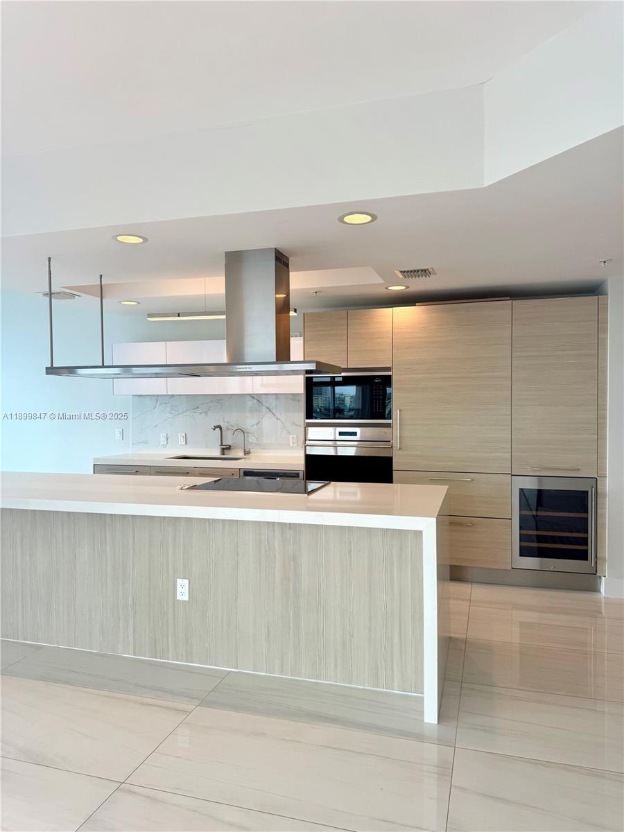 MARINA PALMS RESIDENCES S - Residential Lease