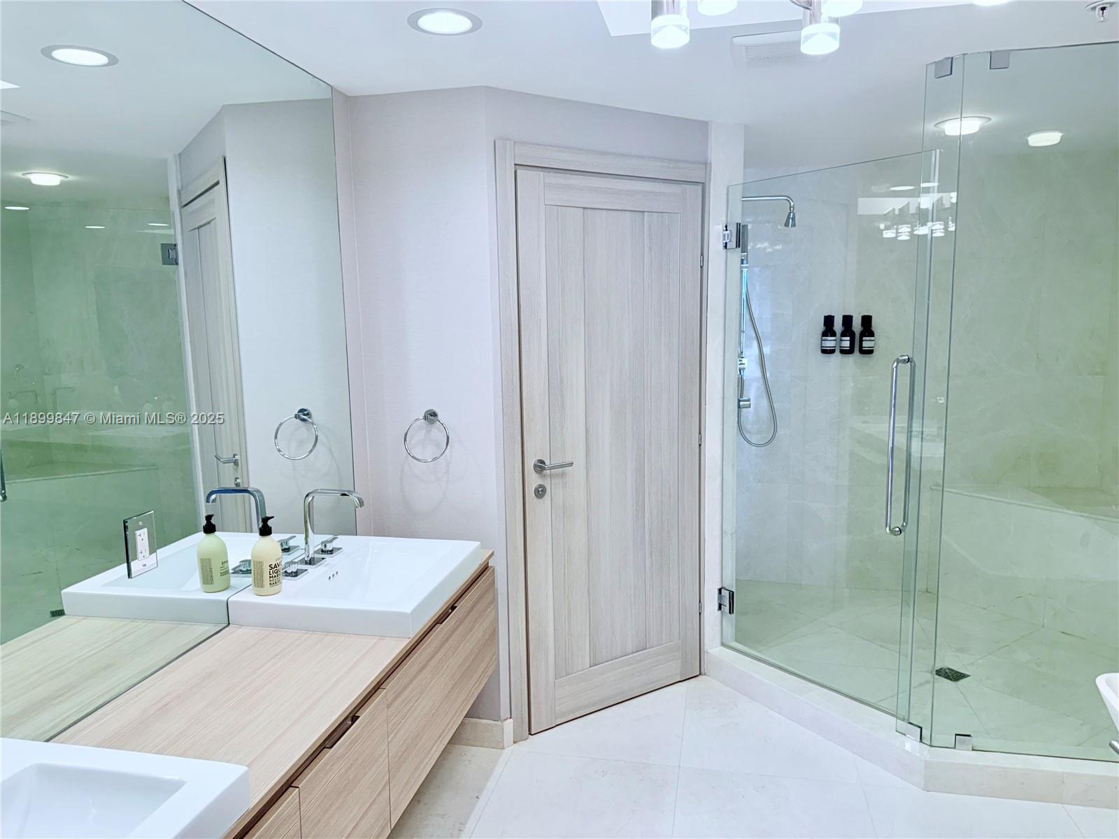 MARINA PALMS RESIDENCES S - Residential Lease