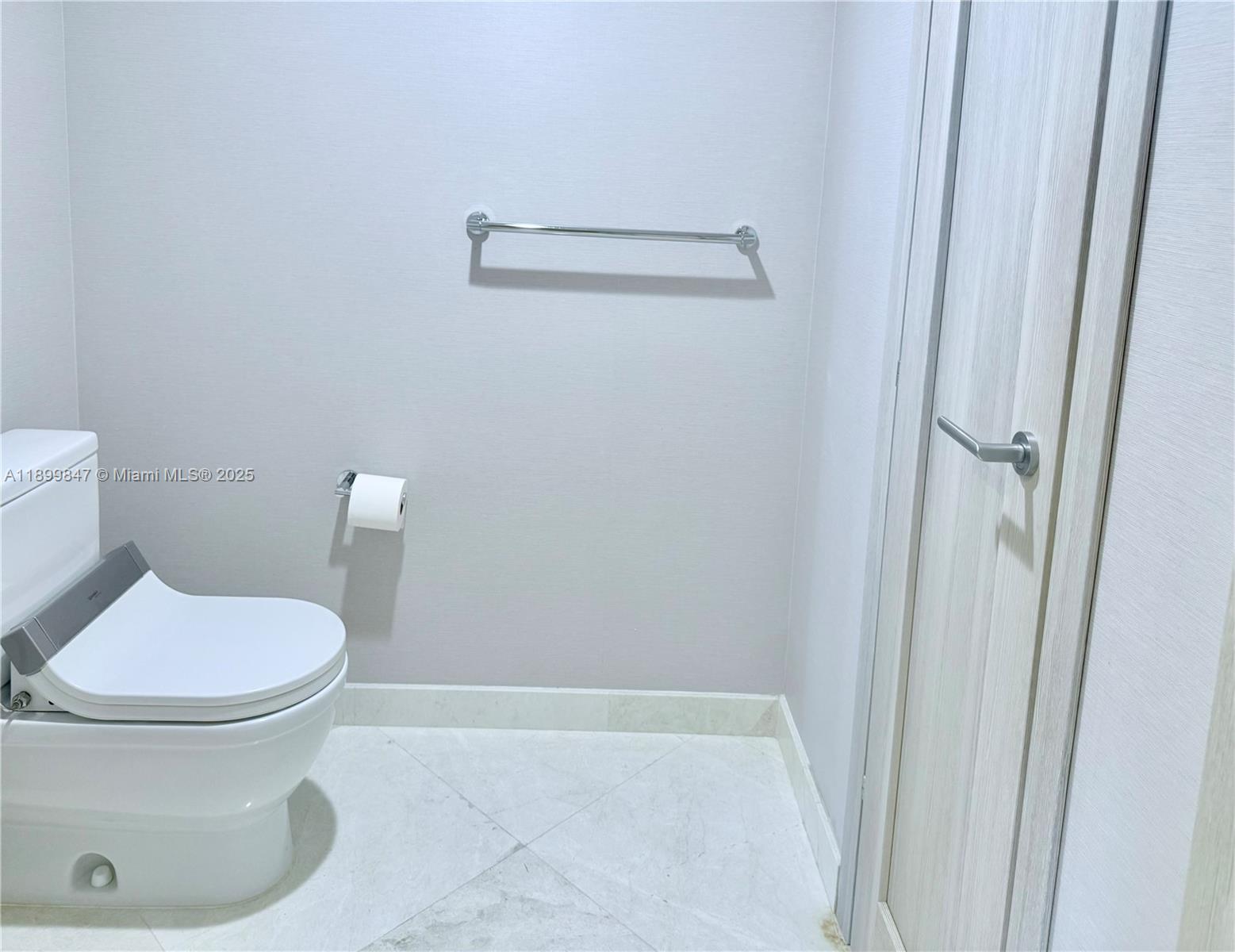 MARINA PALMS RESIDENCES S - Residential Lease