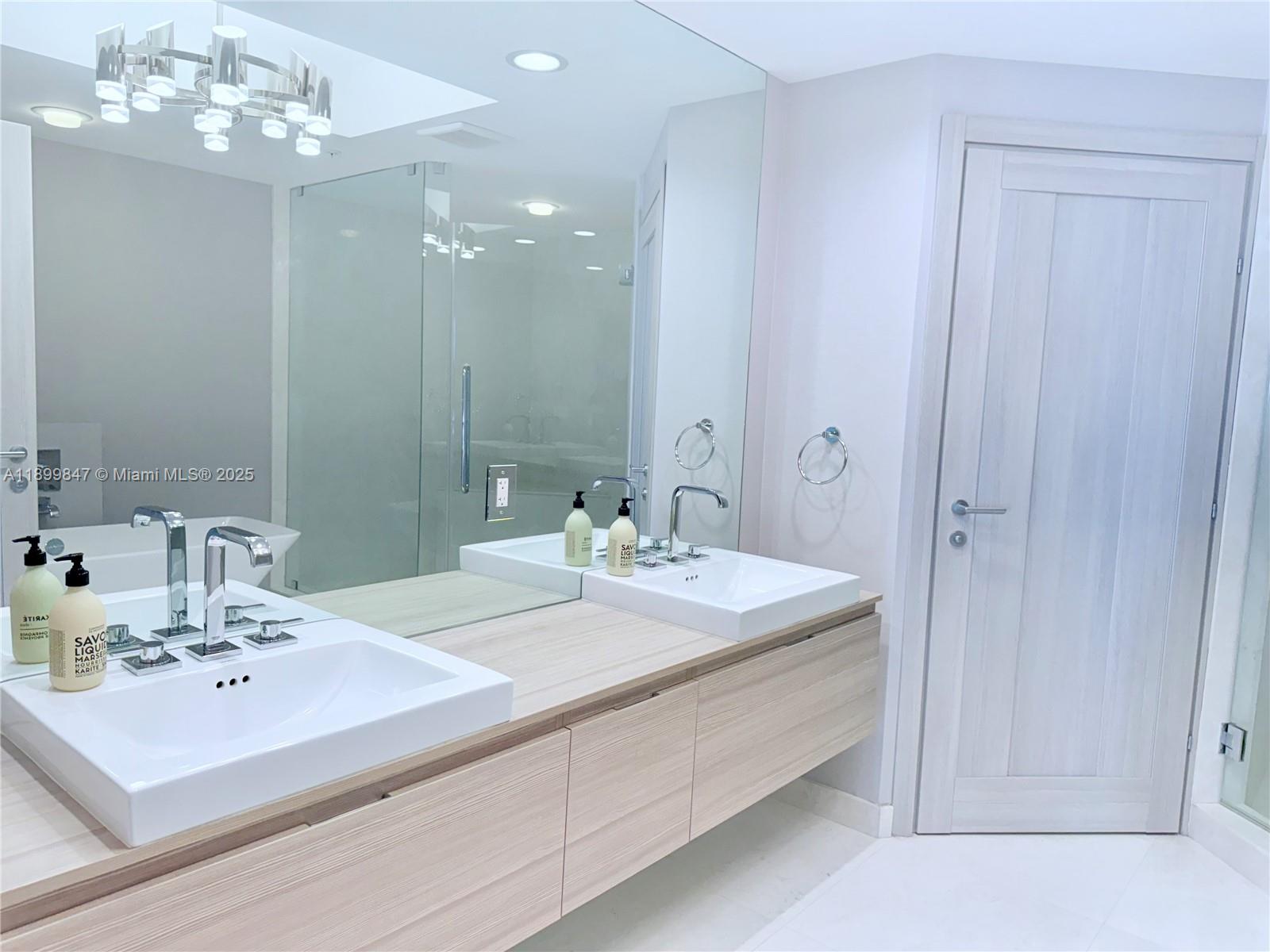 MARINA PALMS RESIDENCES S - Residential Lease