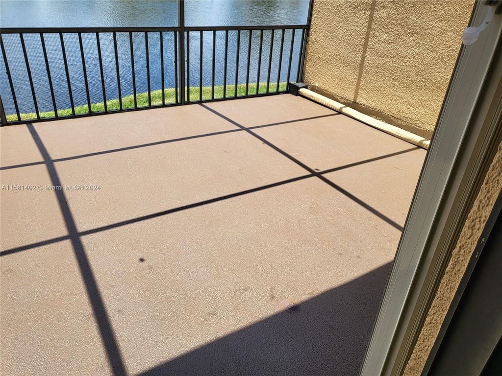 Photo of 10850 S Golfview Drive, Pembroke Pines, FL 33026 (MLS # A11581402)