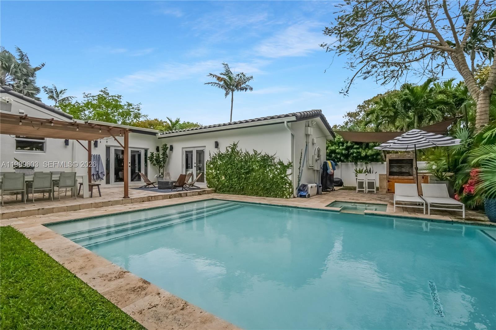 WATERSEDGE - Residential Lease