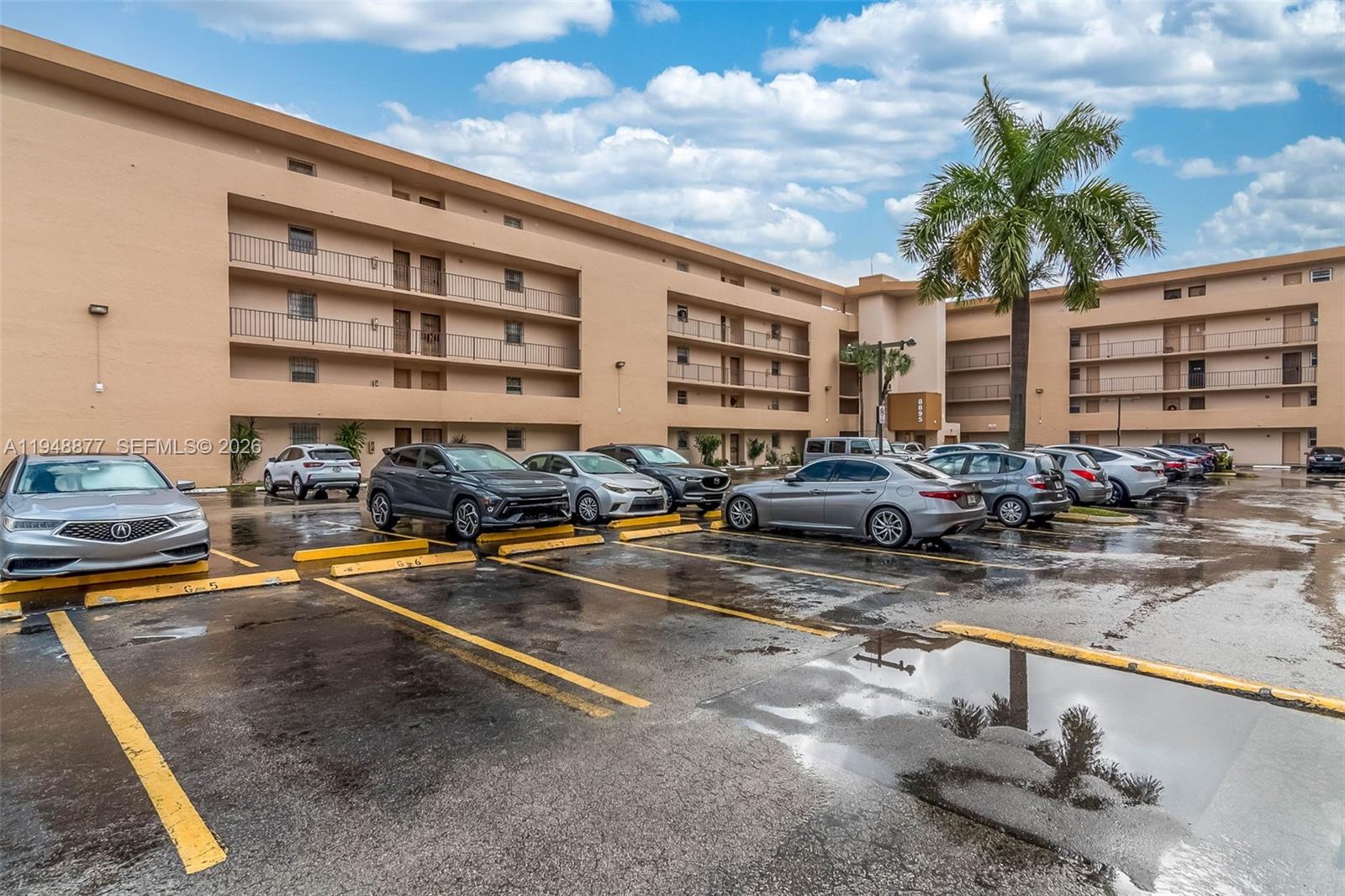 PINESIDE CONDO NO 1 - Residential