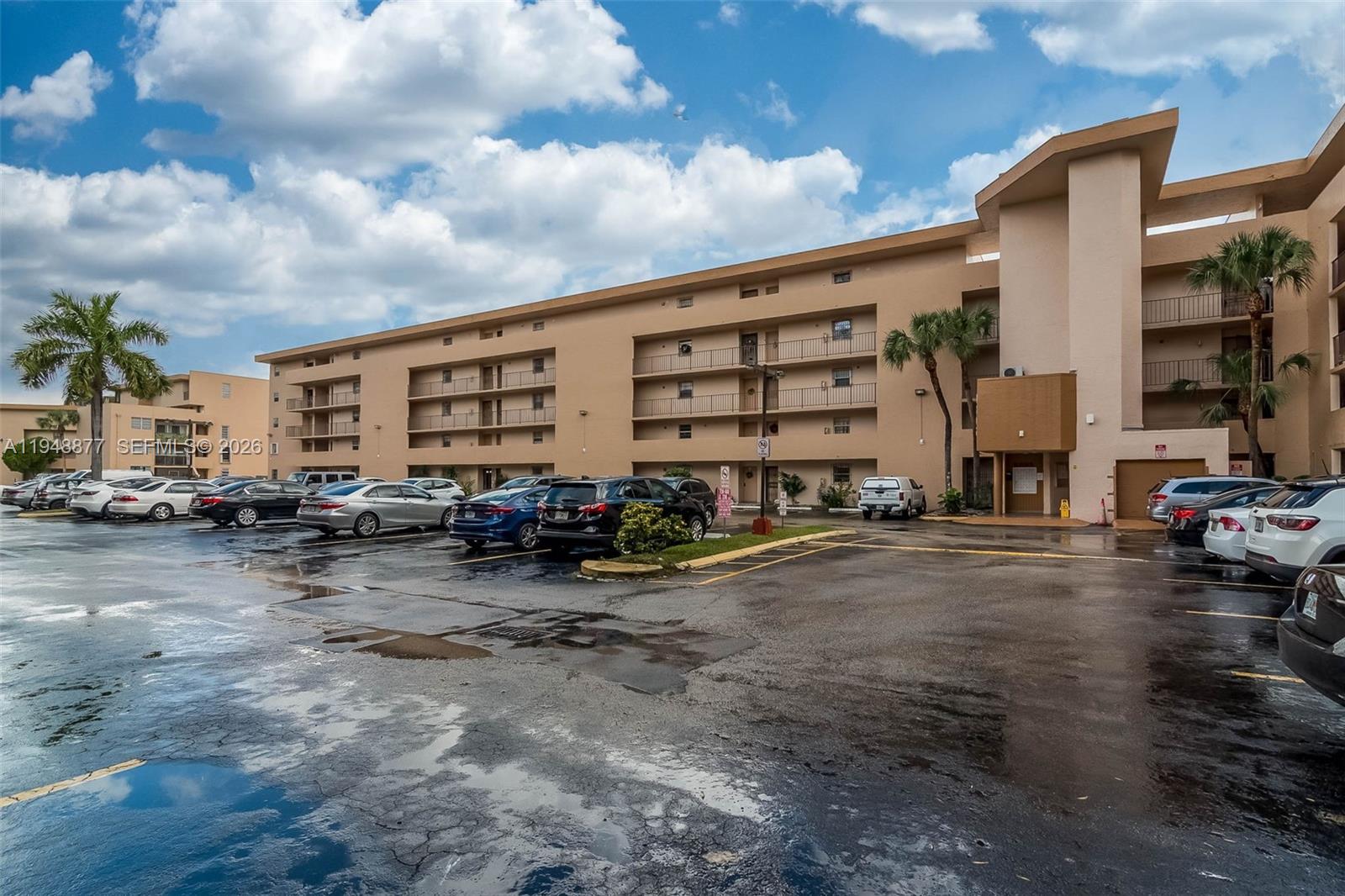 PINESIDE CONDO NO 1 - Residential