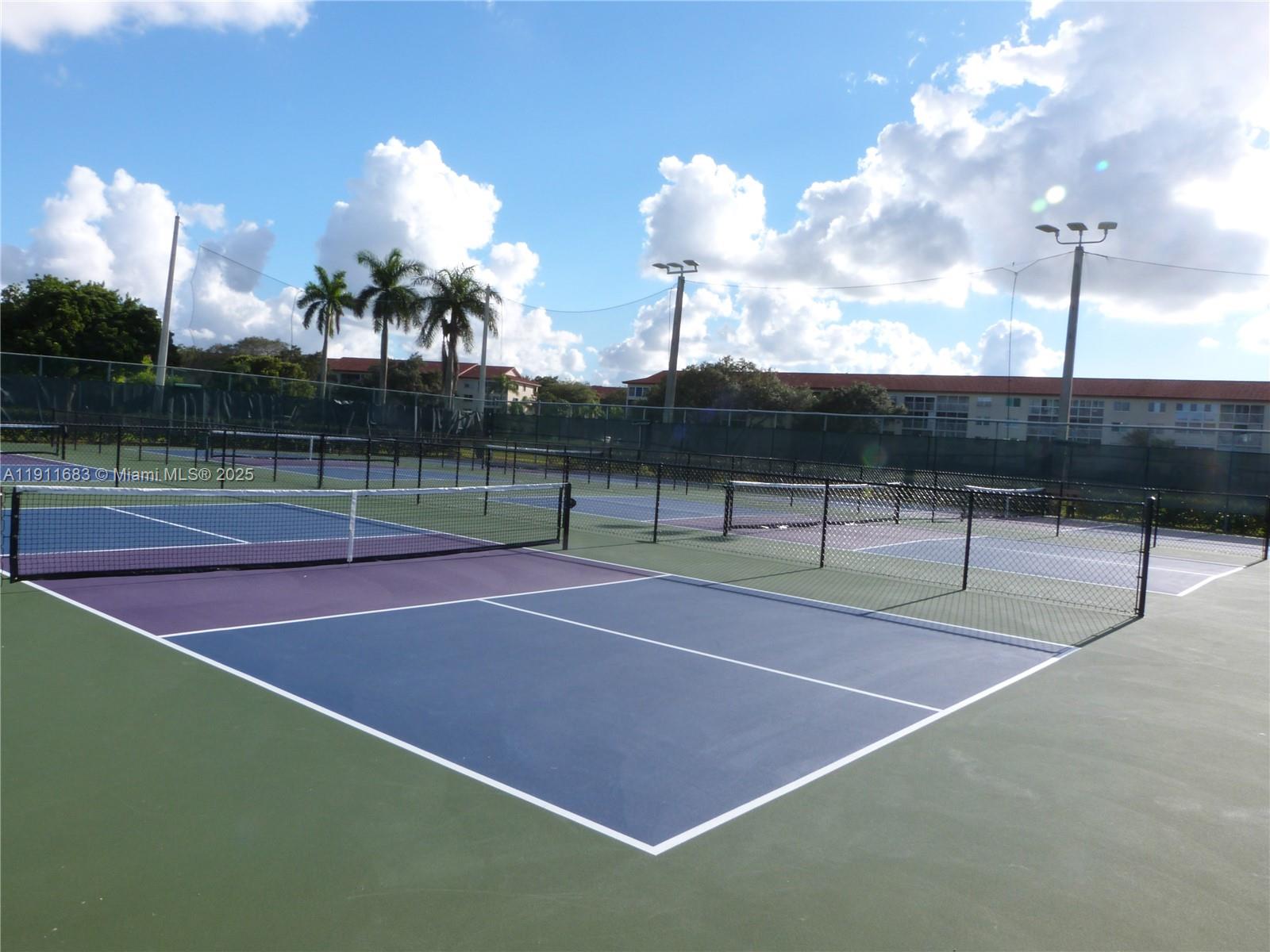 CAMBRIDGE AT CENTURY VILL - Residential