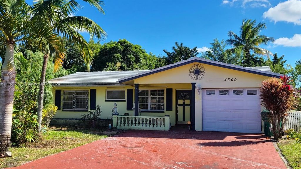 Photo of 4300 NW 44th St, Tamarac, FL 33319 (MLS # A11700774)