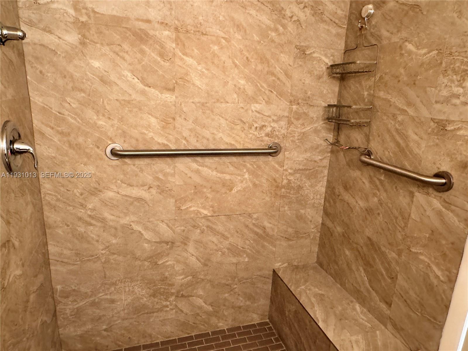 VERSAILLE GARDENS I CONDO - Residential