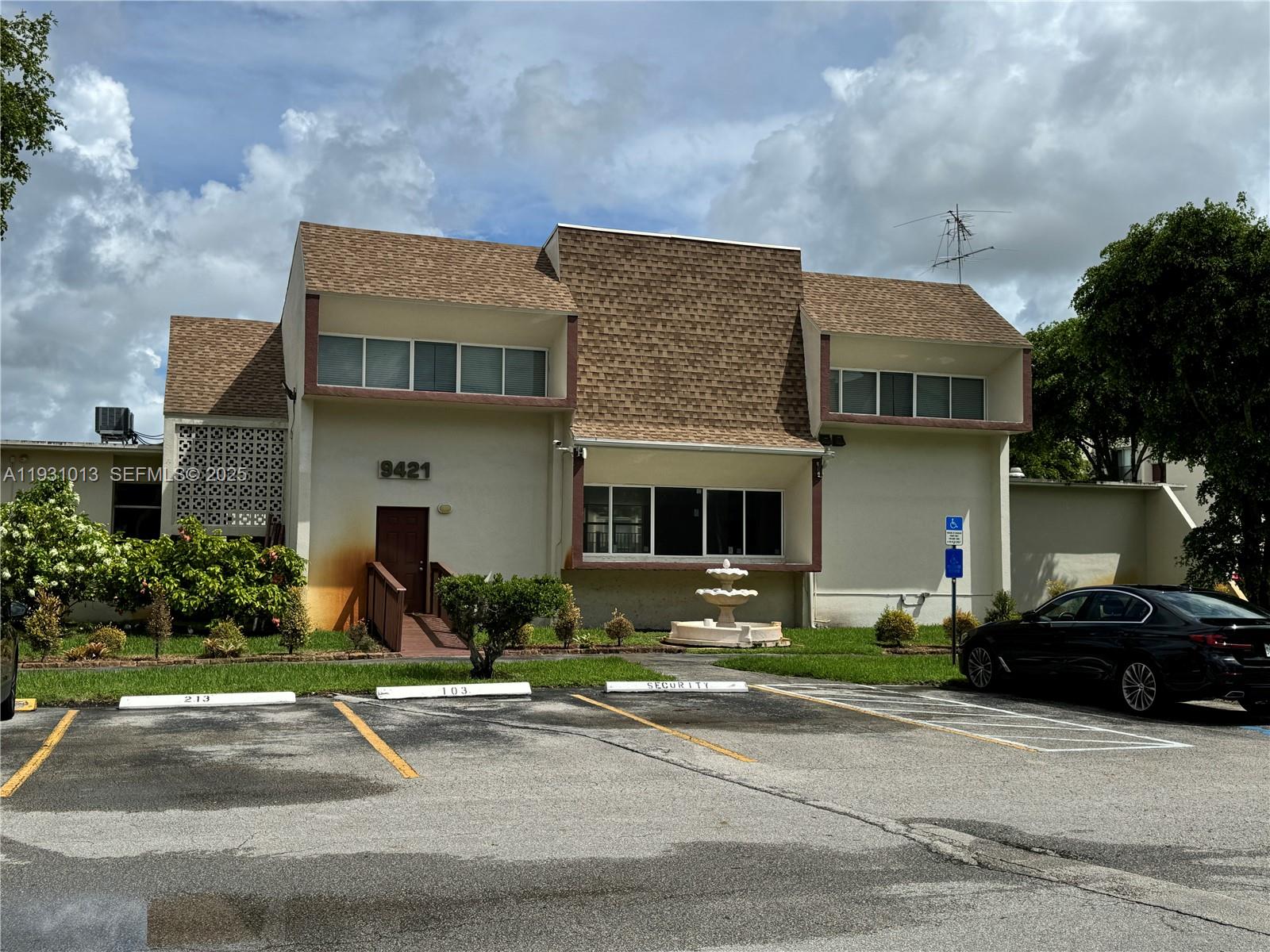 VERSAILLE GARDENS I CONDO - Residential