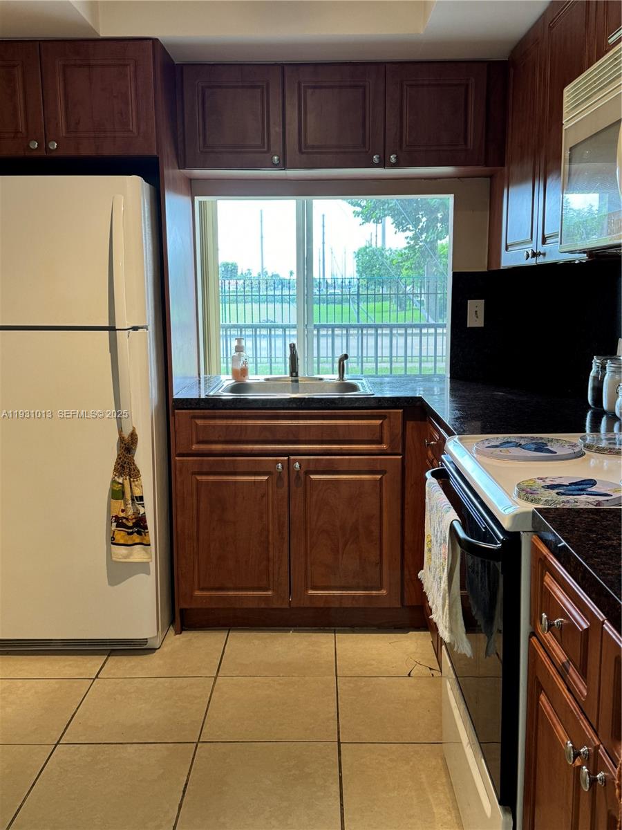 VERSAILLE GARDENS I CONDO - Residential