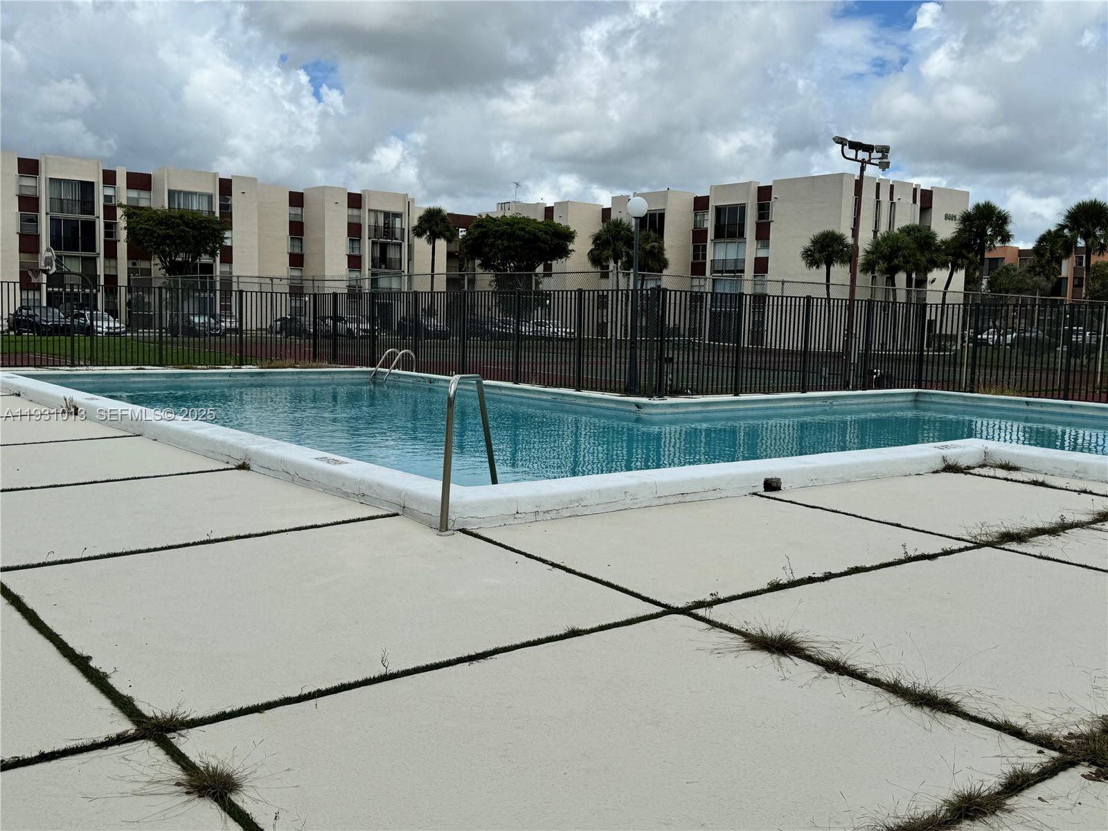 VERSAILLE GARDENS I CONDO - Residential