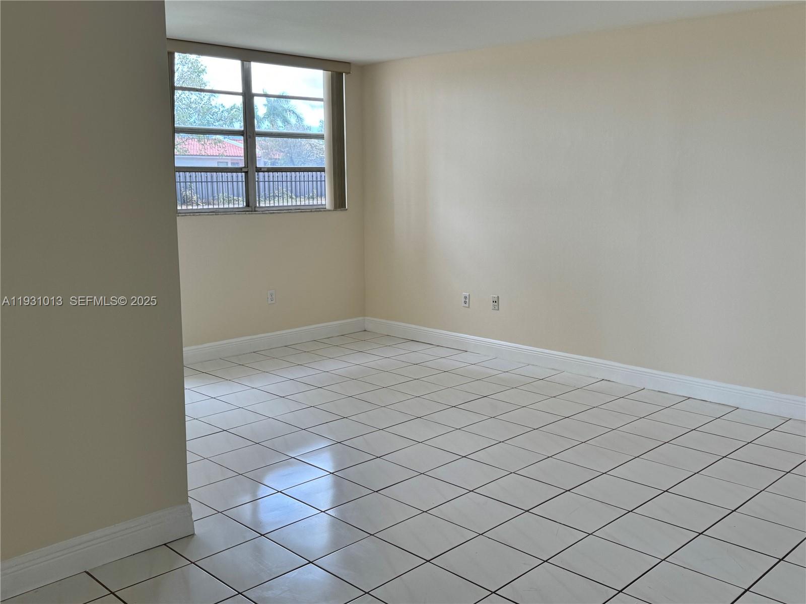 VERSAILLE GARDENS I CONDO - Residential