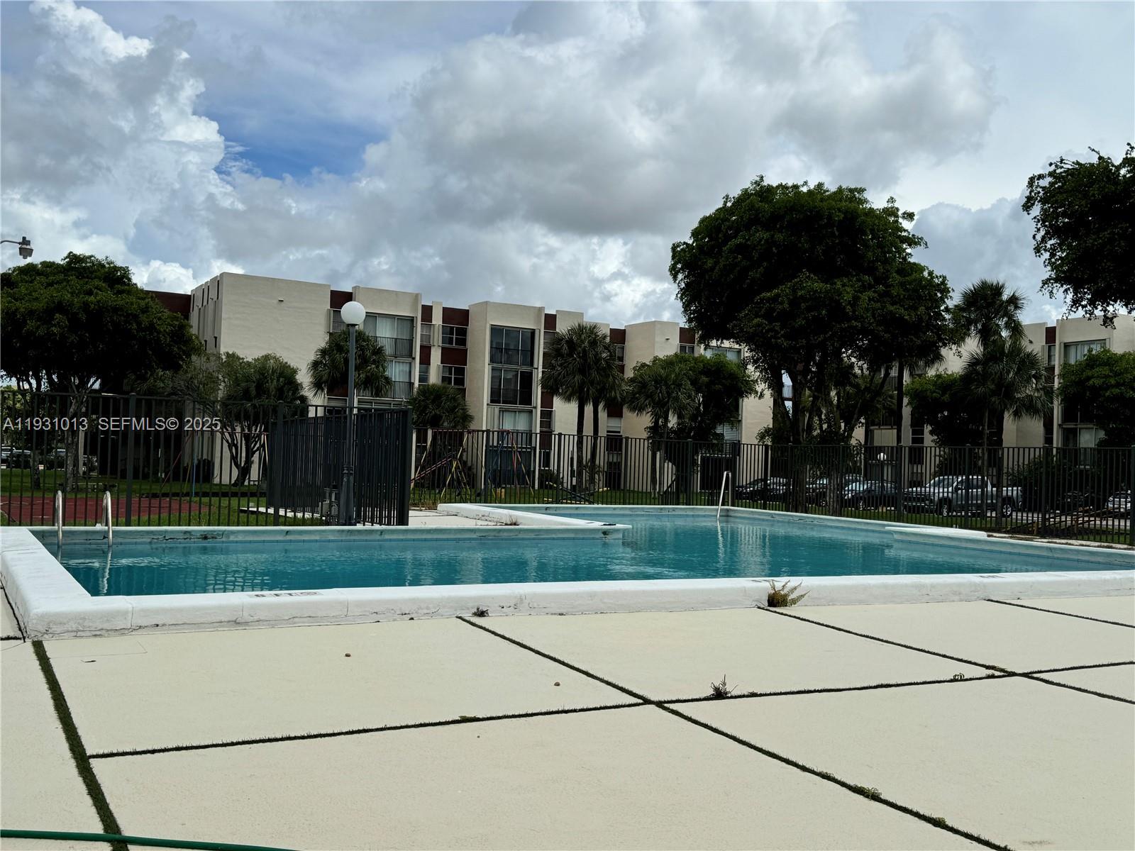 VERSAILLE GARDENS I CONDO - Residential