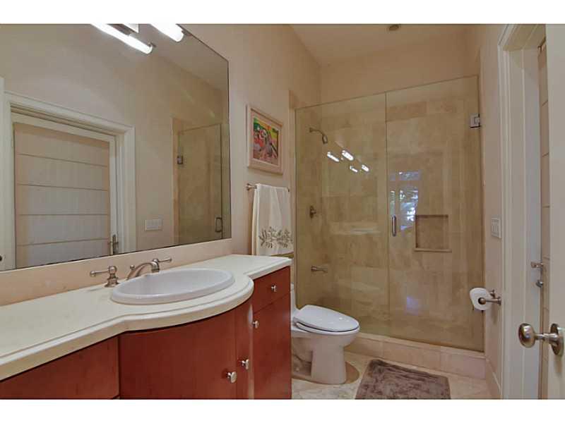 26-27-34-35 52 42 BAY HAR - Residential