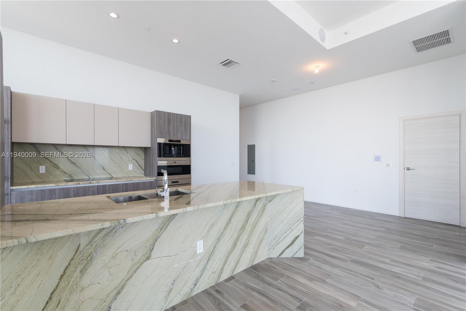 801 SMA RESIDENCES CONDO - Residential Lease